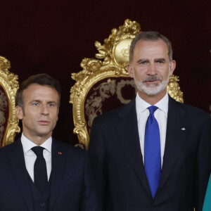 Elle a également une alimentation très équilibrée
Le roi Felipe VI d'Espagne et la reine Letizia avec Emmanuel Macron (président de la République Française) et sa femme Brigitte - Dîner de gala du 32ème Sommet de l'OTAN au Palais royal de Madrid le 28 juin 2022. 