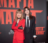 Monica Bellucci a ainsi retrouvé tous les membres de l'équipe du film.
Catherine Hardwicke, Monica Bellucci - Première du film "Mafia Mamma" à New York, le 11 avril 2023.