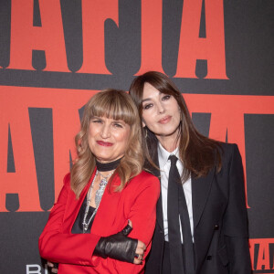 Monica Bellucci, Catherine Hardwicke - Première du film "Mafia Mamma" à New York, le 11 avril 2023.