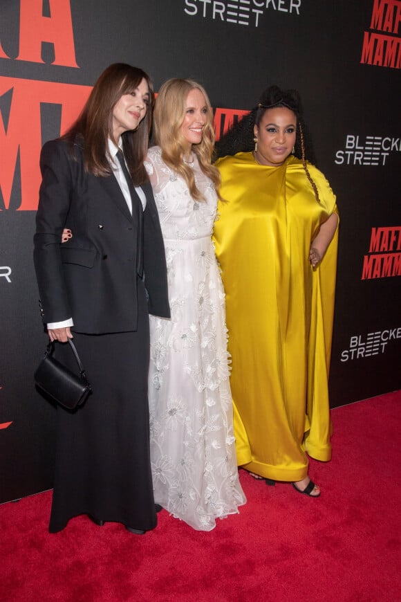 Monica Bellucci, Toni Collette, Sophia Nomvete - Première du film "Mafia Mamma" à New York, le 11 avril 2023.