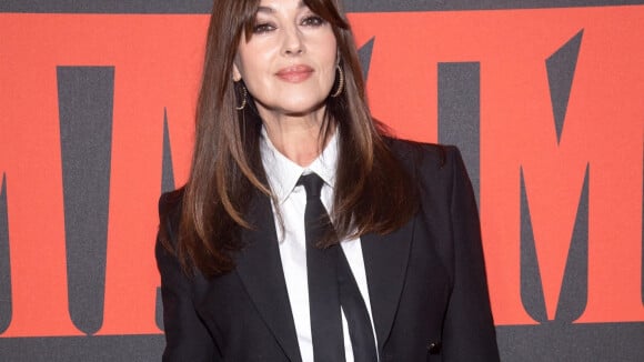Monica Bellucci sublime en look garçonne : elle porte la cravate à merveille, avant-première à New York