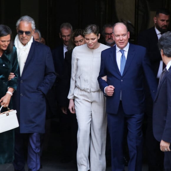 Le prince Albert II de Monaco et la princesse Charlène de Monaco à la sortie de Fondation Andrea Bocelli au Palazzo Gondi à Florence, le 12 avril 2023.