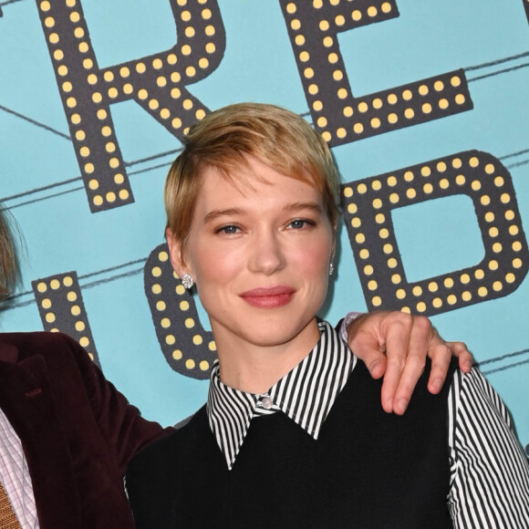 Dans ces 19 films sélectionnés, on retrouve enfin un peu de parité avec six réalisatrices dont deux françaises.
Wes Anderson et Léa Seydoux - Avant-première du film "The French Dispatch" au cinéma UGC Normandie à Paris le 24 octobre 2021. © Coadic Guirec/Bestimage