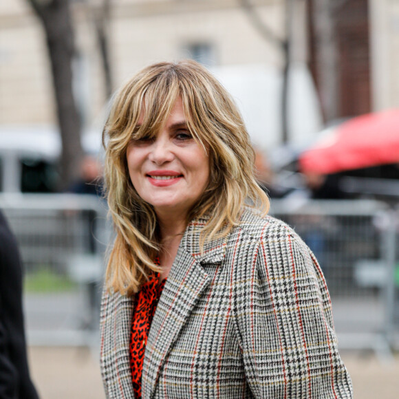 Emmanuelle Seigner a rencontré Samantha Geimer pour une interview exceptionnelle.
Emmanuelle Seigner - Arrivées au défilé Miu Miu collection prêt-à-porter Automne/Hiver lors de la Fashion Week à Paris. © Christophe Clovis - Veeren Ramsamy / Bestimage 