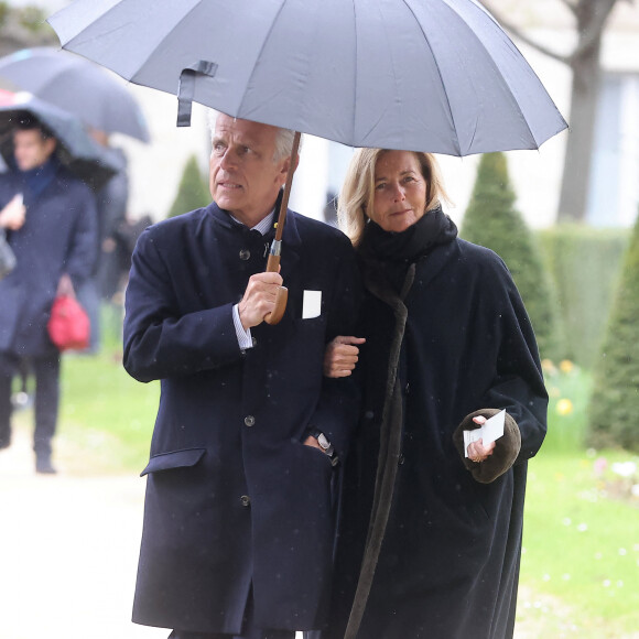 Christophe de Backer, Claire Chazal - Arrivées aux obsèques de l'avocat Hervé Temime au cimetière du Montparnasse à Paris, France, le 14 avril 2023. © Clovis-Jacovides/Bestimage