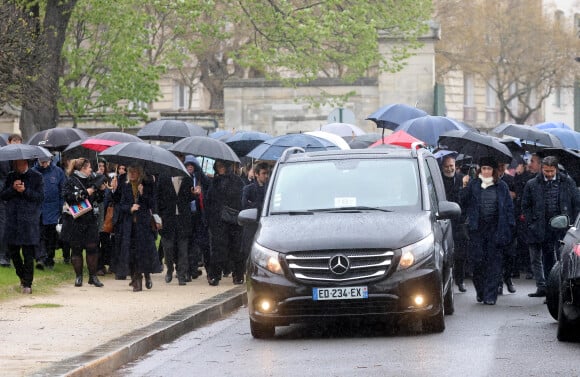 Atmosphère - Arrivées aux obsèques de l'avocat Hervé Temime au cimetière du Montparnasse à Paris, France, le 14 avril 2023. © Clovis-Jacovides/Bestimage