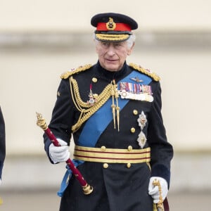 Le roi Charles III d'Angleterre assiste à la 200ème édition de la Sovereign's Parade (Parade du souverain) à l'académie militaire royale Sandhurst à Camberley, le 14 avril 2023. 