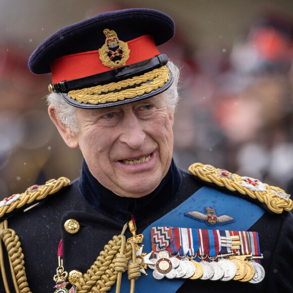 Le roi Charles III d'Angleterre assiste à la 200ème édition de la Sovereign's Parade (Parade du souverain) à l'académie militaire royale Sandhurst à Camberley, le 14 avril 2023. 