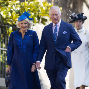 Le roi Charles III d'Angleterre et Camilla Parker Bowles, reine consort d'Angleterre, La princesse Anne - La famille royale du Royaume Uni va assister à la messe de Pâques à la chapelle Saint Georges au château de Windsor, le 9 avril 2023. 
