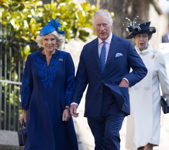 Le roi Charles III d'Angleterre et Camilla Parker Bowles, reine consort d'Angleterre, La princesse Anne - La famille royale du Royaume Uni va assister à la messe de Pâques à la chapelle Saint Georges au château de Windsor, le 9 avril 2023. 