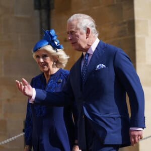 Le roi Charles III d'Angleterre et Camilla Parker Bowles, reine consort d'Angleterre - La famille royale du Royaume Uni arrive à la chapelle Saint George pour la messe de Pâques au château de Windsor le 9 avril 2023. 