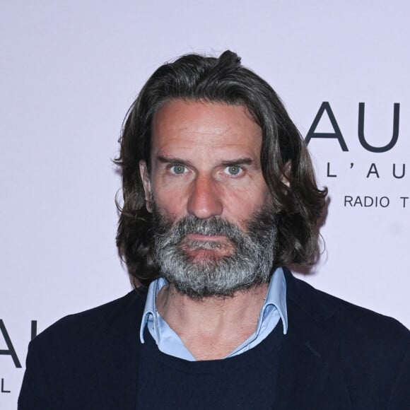 Frédéric Beigbeder - 28ème cérémonie des Lauriers de l'Audiovisuel au théâtre Marigny à Paris le 20 février 2023. Elle sera diffusée en différé sur TV5 Monde, pour la deuxième année consécutive, le 22 février. Dix-sept lauriers ont été décernés. France Télévisions arrive en tête du palmarès de la 28e édition avec cinq prix. Cette année, France 2 et France 5 sont récompensées à égalité avec deux Lauriers chacune © Coadic Guirec/Bestimage 