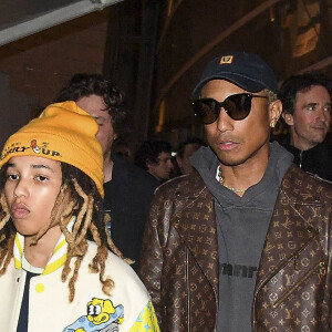 On retrouvait également Pharrell Williams et son fils Rocket Ayer
Exclusif - Pharrell Williams et son fils Rocket Ayer - Les célébrités au concert de Jay Z à la fondation Louis Vuitton à Paris, France, le 14 avril 2023. © Da Silva-Perusseau/Bestimage 