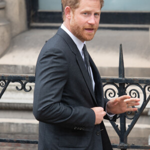 Le prince Harry, duc de Sussex, arrive au procès contre l'éditeur du journal "Daily Mail" à la Haute Cour de Londres, le 30 mars 2023. Parmi les plaignants, accusant le quotidien d'avoir obtenu des informations illégalement, figurent E.John et L.Hurley. © Avalon / Panoramic / Bestimage 