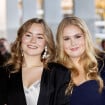 Amalia et Ariane des Pays-Bas soudées et enlacées : Yeux de biche et hauts talons, les princesses sortent le grand jeu