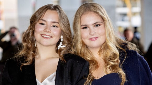 Amalia et Ariane des Pays-Bas soudées et enlacées : Yeux de biche et hauts talons, les princesses sortent le grand jeu