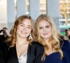 Les deux soeurs, très complices, se sont amusées à poser longtemps ensemble.
La princesse Ariane et la princesse Amalia - La famille royale des Pays-Bas à son arrivée au "Kingsday Concert" à la Salle Ahoy à Rotterdam. Le 19 avril 2023 