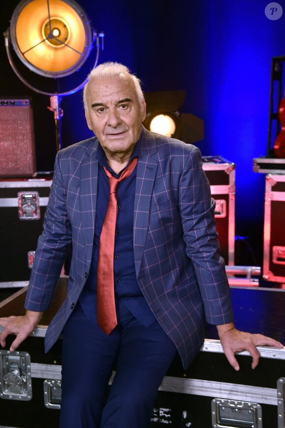 Exclusif - Michel Fugain - Backstage - Enregistrement de l'émission "300 Choeurs chantent pour les fêtes", diffusée le 22 décembre à 21h05 sur France 3.