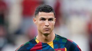 Cristiano Ronaldo vend sa Porsche contre le numéro de deux chanteuses ? Les révélations folles de son masseur !