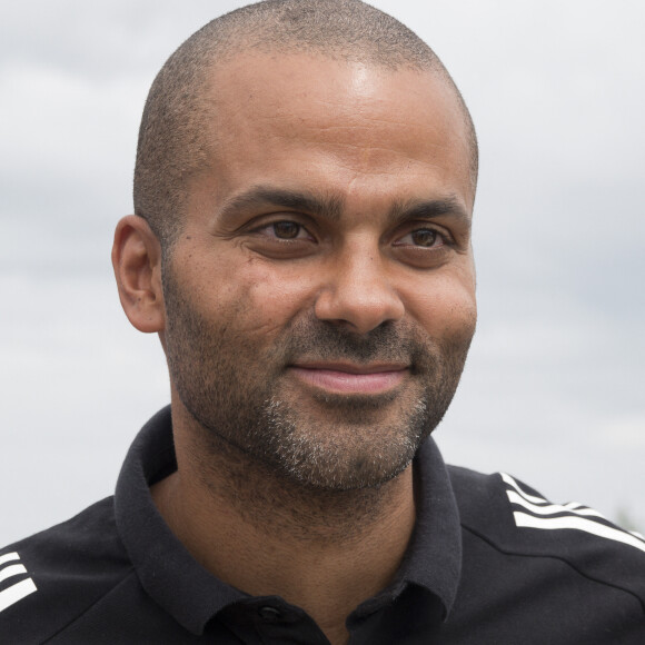 Info du 1er avril 2023 - L'ancien meneur des Spurs Tony Parker devient le premier Français à entrer au Hall of Fame de la NBA - Tony Parker, Président LDLC ASVEL lors de la pose du premier siège de la LDLC Arena (OL Groupe et LDLC ASVEL) dans le complexe du Groupama Stadium, OL Vallée, à Décines Charpieu (69), France le 6 septembre 2022. © Sandrine Thesillat/Panoramic/Bestimage 