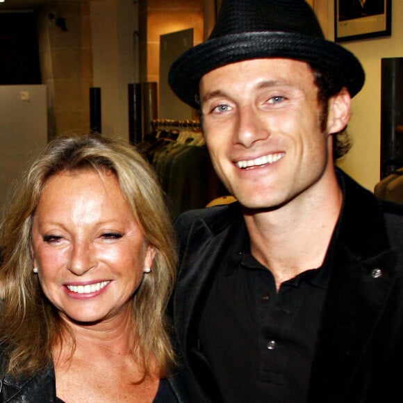 Véronique Sanson et son fils Christopher Stills en 2009. © JLPPA/Bestimage