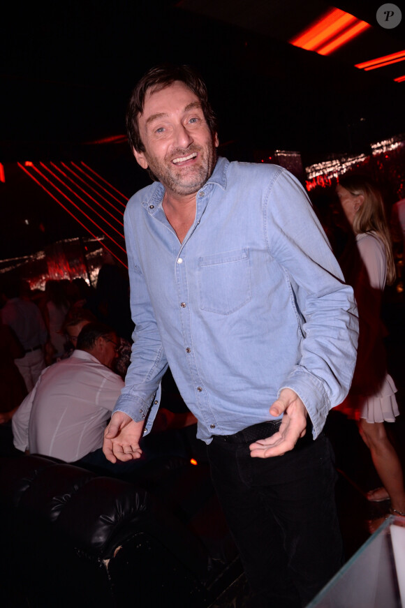 Exclusif - Pierre Palmade à la discothèque VIP Room de Saint-Tropez, France, le 8 août 2019. © Rachid Bellak/Bestimage 