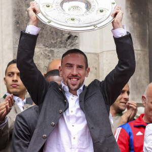 Une tenue qui a bien plu à son père, qui a rapidement réagi à sa publication en validant le choix d'Hiziya
 
Franck Ribéry - Le Bayern de Munich célèbre sa victoire en Bundesliga et devient champion d'Allemagne pour la 25ème fois. Le 24 mai 2015
