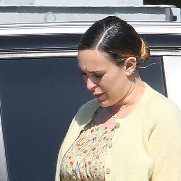 Exclusif - Rumer Willis enceinte et son compagnon Derek Richard Thomas vont déjeuner à Studio City le 10 avril 2023. 