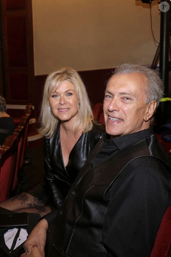 Richard Sanderson et sa compagne Sylvie - People au spectacle musical de A.Turban "Entre la terre et le ciel" au théâtre de l'Atelier à Paris. Le 19 mars 2022 © Cédric Perrin / Bestimage