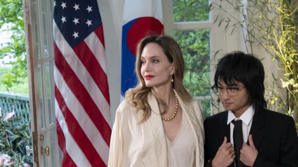 Angelina Jolie : Féérique et renversante à la Maison-Blanche au bras de son rare fils Maddox, ultra-élégant en smoking