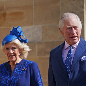 Le roi Charles III d'Angleterre et Camilla Parker Bowles, reine consort d'Angleterre - La famille royale du Royaume Uni arrive à la chapelle Saint George pour la messe de Pâques au château de Windsor le 9 avril 2023. 