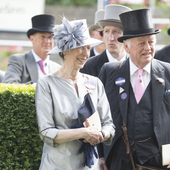 La princesse Anne d'Angleterre et Andrew Parker Bowles (ex mari de Camilla) - Deuxième jour des courses hippiques "Royal Ascot 2022" à l'hippodrome d'Ascot dans le Berkshire le 15 juin 2022. 