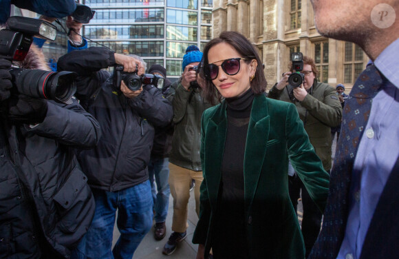 Eva Green arrive à la Haute Cour de Londres, Royaume Uni, le 30 janvier 2023 avant de témoigner alors qu'elle poursuit la société de production White Lantern Films pour un contrat de film. © Tayfun Salci/Zuma Press/Bestimage