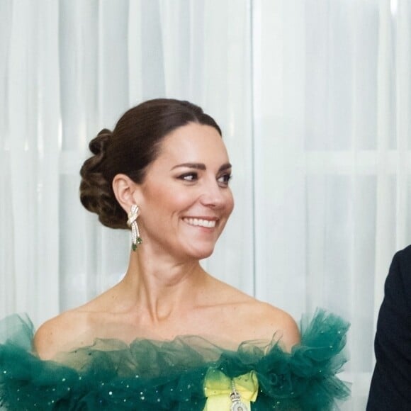 Le prince William, duc de Cambridge et Catherine (Kate) Middleton, duchesse de Cambridge, assistent au dîner du gouverneur général à King's House à Kingston lors de leur voyage officiel en Jamaique, le 23 mars 2022. 