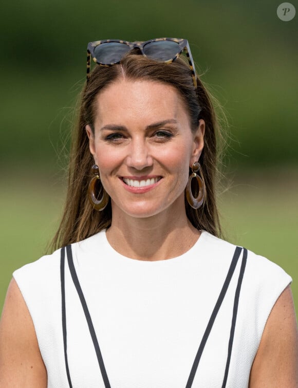 Catherine (Kate) Middleton, duchesse de Cambridge, assiste au match de polo caritatif Out-Sourcing Inc au Guards Polo Club, Smiths Lawn à Windsor le 6 juillet 2022. 
