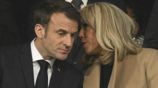 Emmanuel Macron : Toujours plus complice de son épouse Brigitte devant son très rare beau-fils Sébastien