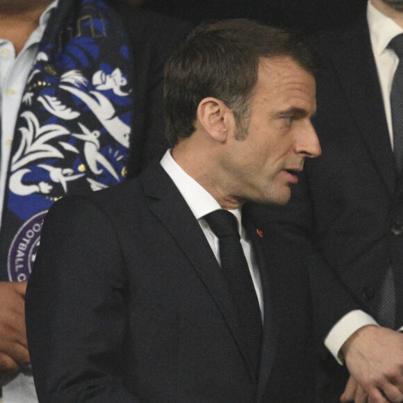 Emmanuel Macron et sa femme Brigitte lors du match de football de la Coupe de France "Nantes vs Toulouse" au Stade de France à Paris. Le 29 avril 2023 © Cyril Moreau / Bestimage