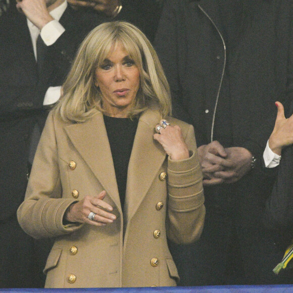 Brigitte Macron lors du match de football de la Coupe de France "Nantes vs Toulouse" au Stade de France à Paris. Le 29 avril 2023 © Cyril Moreau / Bestimage