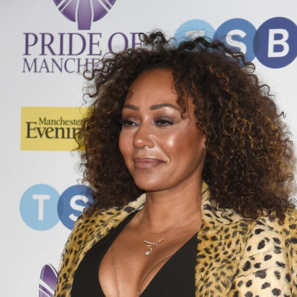 Mais la production a décidé de sortir du seilence
Mel B (Melanie Brown) au photocall des "Men Pride of Manchester Awards" à Manchester, le 10 mai 2022. 