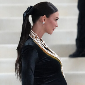 Karlie Kloss, enceinte de son deuxième enfant - Les célébrités arrivent à la soirée du "MET Gala 2023" à New York, le 1er mai 2023. © Sonia Moskowitz Gordon/Zuma Press/Bestimage