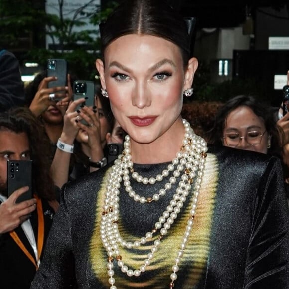 Karlie Kloss, enceinte de son deuxième enfant - Les célébrités arrivent à la soirée du "MET Gala 2023" à New York, le 1er mai 2023. © Sonia Moskowitz Gordon/Zuma Press/Bestimage