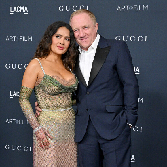 Salma Hayek et François-Henri Pinault au photocall de la soirée du "11th Annual LACMA Art + Film Gala" à Los Angeles, le 5 novembre 2022. 