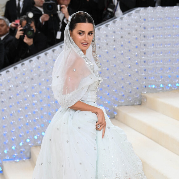 Penelope Cruz - Les célébrités arrivent à la soirée du "MET Gala 2023" à New York, le 1er mai 2023. 