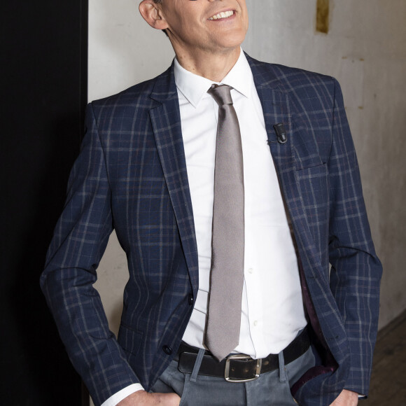 Exclusif - Julien Courbet - Backstage de l'enregistrement de l'émission "Touche Pas à Mon Poste (TPMP)", présentée par Cyril Hanouna et diffusée sur C8 le 14 décembre 2020 © Jack Tribeca / Bestimage