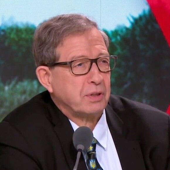 Maître Éric de Caumont dans "Ca peut vous arriver".