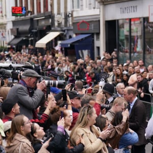 Le prince William, prince de Galles, et Catherine (Kate) Middleton, princesse de Galles, au pub Dog & Duck (Soho) à Londres pour voir comment l'établissement se prépare à célébrer le couronnement du roi d'Angleterre et de la reine consort, le 4 mai 2023. 