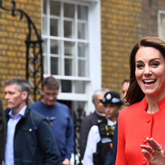 Le prince William, prince de Galles, et Catherine (Kate) Middleton, princesse de Galles, au pub Dog & Duck (Soho) à Londres, le 4 mai 2023. Cette visite a pour objectif de voir comment l'établissement se prépare à célébrer le couronnement du roi d'Angleterre et de la reine consort, prévu le 6 mai 2023. 