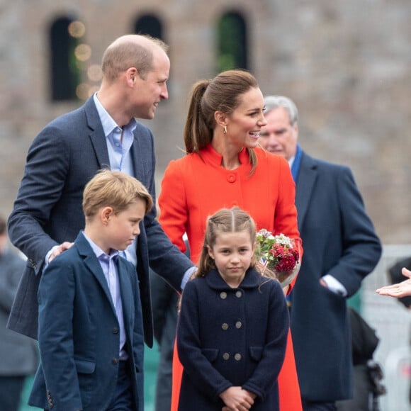 Le prince William, duc de Cambridge, et Catherine (Kate) Middleton, duchesse de Cambridge, accompagnés de leurs enfants, le prince George de Cambridge et la princesse Charlotte de Cambridge en visite au château de Cardiff, Royaume Uni, le 4 juin 2022, à l'occasion du jubilé de platine de la reine d'Angleterre. 