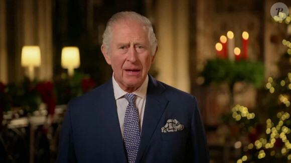 Captures d'écran de la première allocution de Noël du roi Charles III le 25 décembre 2022.