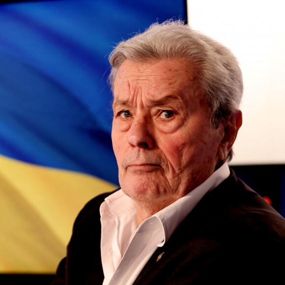 Alain Delon s'est entretenu par visio avec le président ukrainien Volodymyr Zelensky dans les locaux de TV5 Monde à Paris, le 8 septembre 2022. © Dominique Jacovides/Bestimage
